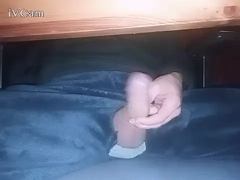 Snapshot of Bigdick666cm chatting on 03-21-25, 06:29 Bigdick666cm online show from 03-21-25, 06:29