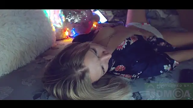 Snapshot of mimmi_ chatting on 12-04-24, 10:08 mimmi online show from 12-04-24, 10:08