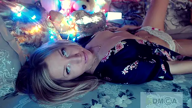 Snapshot of mimmi_ chatting on 01-21-25, 02:11 mimmi online show from 01-21-25, 02:11