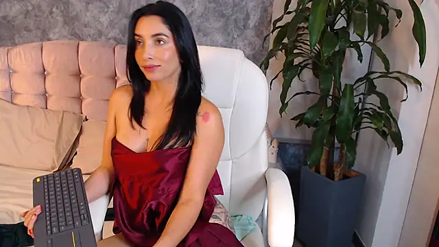 Snapshot of niko_robin chatting on 03-18-25, 01:00 niko robin online show from 03-18-25, 01:00