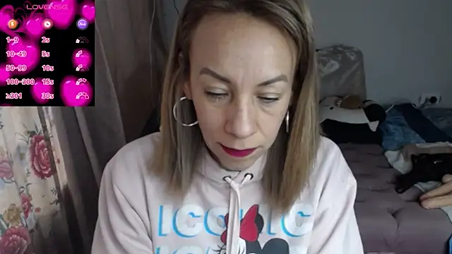 Snapshot of cristin_doll_ chatting on 02-20-26, 07:25 cristin doll online show from 02-20-26, 07:25