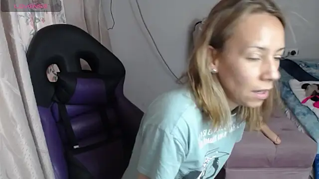 Snapshot of cristin_doll_ chatting on 02-25-26, 10:41 cristin doll online show from 02-25-26, 10:41