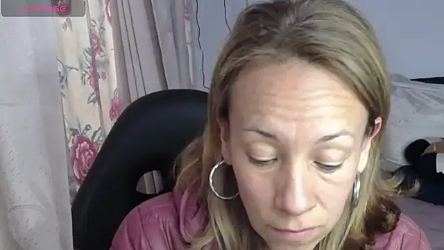 Snapshot of cristin_doll_ chatting on 03-16-26, 08:24 cristin doll online show from 03-16-26, 08:24