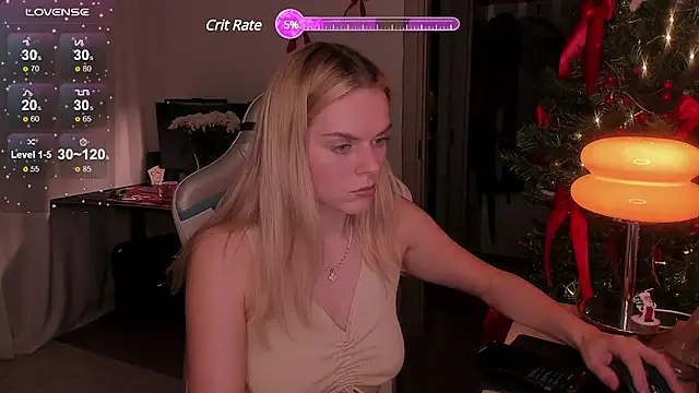 Snapshot of CharliSweet chatting on 01-13-25, 04:41 CharliSweet online show from 01-13-25, 04:41