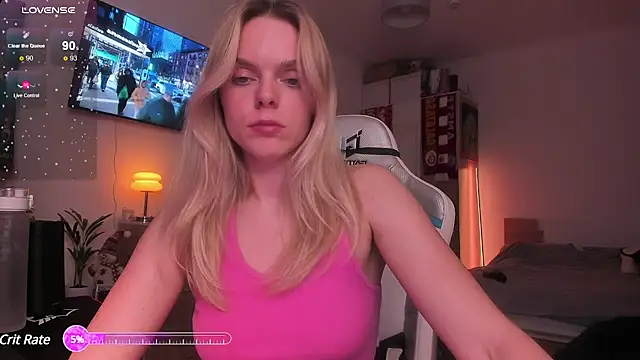 Snapshot of CharliSweet chatting on 03-20-25, 07:04 CharliSweet online show from 03-20-25, 07:04