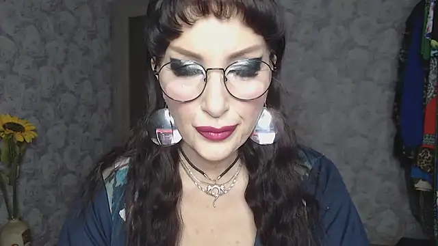 Aziza1 online show from 12-17-25, 12:00