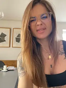 Snapshot of Etwas_neugierig chatting on 03-05-26, 09:38 Etwas neugierig online show from 03-05-26, 09:38