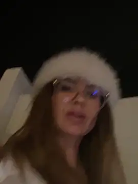 Snapshot of Etwas_neugierig chatting on 03-12-26, 05:52 Etwas neugierig online show from 03-12-26, 05:52