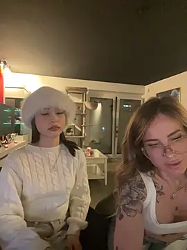 Snapshot of Etwas_neugierig chatting on 03-18-26, 06:55 Etwas neugierig online show from 03-18-26, 06:55