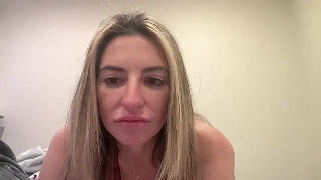 Snapshot of AmandaStarryNight chatting on 02-15-25, 01:10 AmandaStarryNight online show from 02-15-25, 01:10