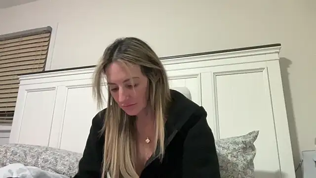 Snapshot of AmandaStarryNight chatting on 02-17-26, 03:47 AmandaStarryNight online show from 02-17-26, 03:47