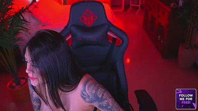 Snapshot of ambarEvans chatting on 02-02-26, 01:04 ambarEvans online show from 02-02-26, 01:04