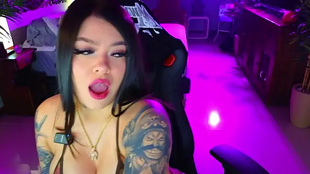 Snapshot of ambarEvans chatting on 02-27-26, 01:16 ambarEvans online show from 02-27-26, 01:16