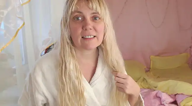 SunnySylvia online show from 12-25-24, 12:05