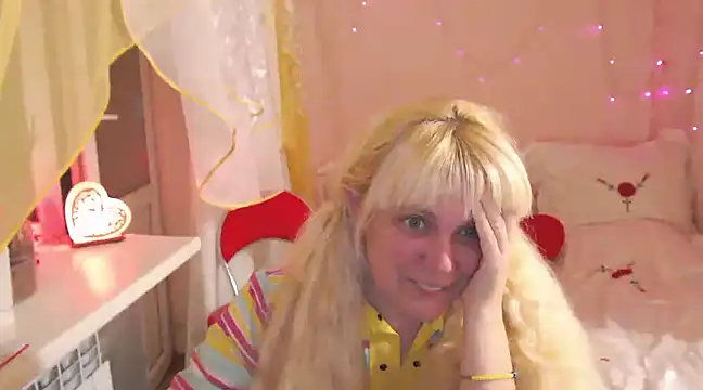 SunnySylvia online show from 03-18-25, 05:31