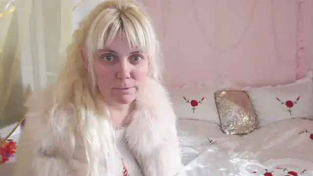 SunnySylvia online show from 11-29-25, 02:20