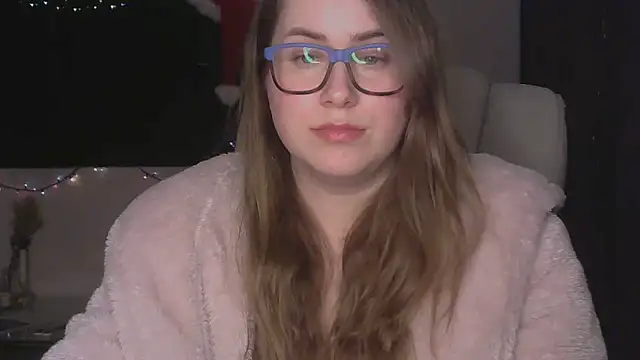 Snapshot of SeasonalSomeone chatting on 01-10-26, 10:25 SeasonalSomeone online show from 01-10-26, 10:25