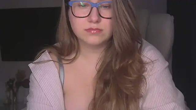 Snapshot of SeasonalSomeone chatting on 03-04-26, 12:05 SeasonalSomeone online show from 03-04-26, 12:05