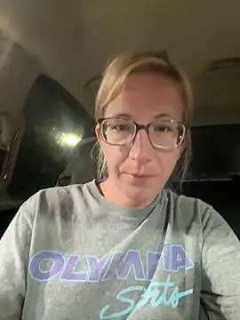 horneydreamer online show from 06-19-26, 02:49