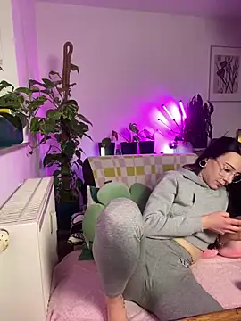 Snapshot of Trixie-Tainted chatting on 02-17-25, 11:13 Trixie-Tainted online show from 02-17-25, 11:13