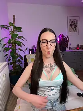 Snapshot of Trixie-Tainted chatting on 03-12-25, 10:59 Trixie-Tainted online show from 03-12-25, 10:59