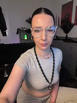 Snapshot of Trixie-Tainted chatting on 02-10-26, 04:11 Trixie-Tainted online show from 02-10-26, 04:11