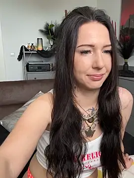 Trixie-Tainted online show from 06-04-26, 08:42
