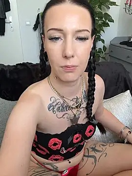Trixie-Tainted online show from 07-16-26, 02:45