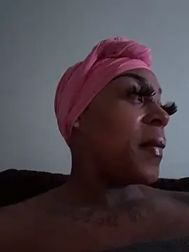 Snapshot of Creamesensation chatting on 01-19-25, 05:26 Creamesensation online show from 01-19-25, 05:26