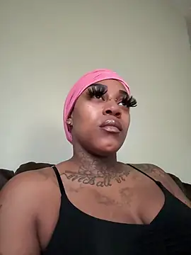 Snapshot of Creamesensation chatting on 01-19-25, 02:17 Creamesensation online show from 01-19-25, 02:17