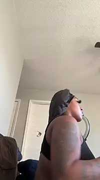 Snapshot of Creamesensation chatting on 01-19-25, 10:28 Creamesensation online show from 01-19-25, 10:28