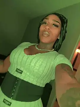 Snapshot of Creamesensation chatting on 01-21-25, 07:15 Creamesensation online show from 01-21-25, 07:15