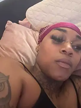 Snapshot of Creamesensation chatting on 01-23-25, 12:46 Creamesensation online show from 01-23-25, 12:46