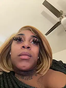 Snapshot of Creamesensation chatting on 01-26-25, 05:44 Creamesensation online show from 01-26-25, 05:44