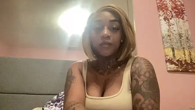 Snapshot of Creamesensation chatting on 01-30-25, 01:44 Creamesensation online show from 01-30-25, 01:44