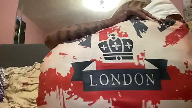 Snapshot of Creamesensation chatting on 02-09-25, 10:00 Creamesensation online show from 02-09-25, 10:00