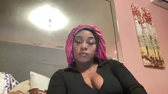 Snapshot of Creamesensation chatting on 02-19-25, 01:29 Creamesensation online show from 02-19-25, 01:29