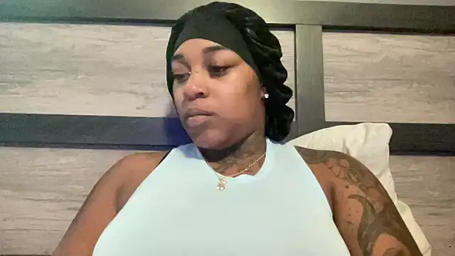 Snapshot of Creamesensation chatting on 09-12-25, 01:00 Creamesensation online show from 09-12-25, 01:00