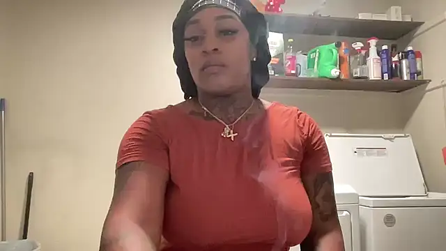 Snapshot of Creamesensation chatting on 09-23-25, 03:42 Creamesensation online show from 09-23-25, 03:42