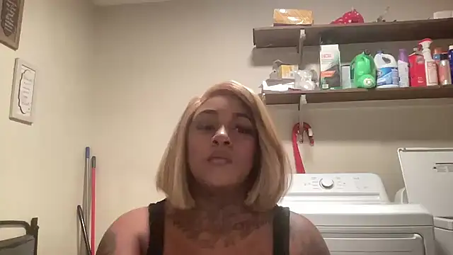 Snapshot of Creamesensation chatting on 10-15-25, 12:27 Creamesensation online show from 10-15-25, 12:27