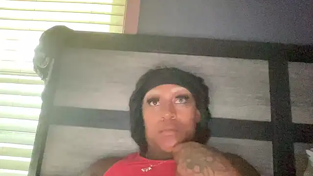 Snapshot of Creamesensation chatting on 10-29-25, 01:57 Creamesensation online show from 10-29-25, 01:57