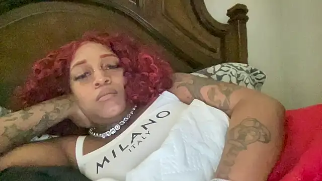 Snapshot of Creamesensation chatting on 02-21-26, 03:29 Creamesensation online show from 02-21-26, 03:29