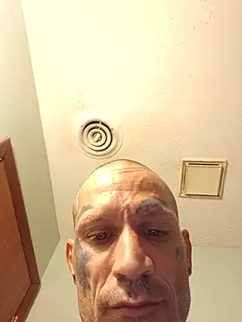 Casey884life online show from 10-04-25, 11:52