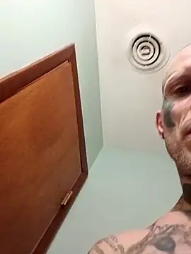 Snapshot of Casey884life chatting on 03-31-26, 11:38 Casey884life online show from 03-31-26, 11:38