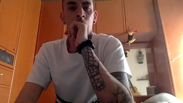 Snapshot of pareja2933 chatting on 04-10-26, 03:28 pareja2933 online show from 04-10-26, 03:28