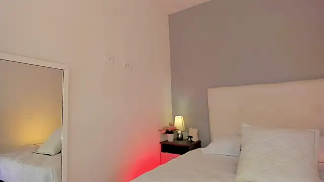 NataliaBuiles online show from 11-21-25, 06:28