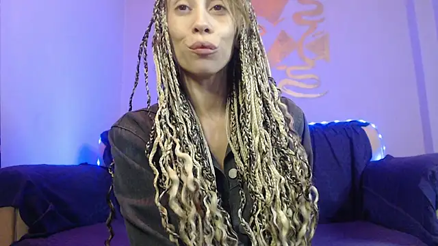 Snapshot of DIOSAHONEY chatting on 05-09-26, 11:21 DIOSAHONEY online show from 05-09-26, 11:21