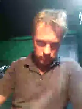 Snapshot of Alvaro2017 chatting on 02-06-25, 02:22 Alvaro2017 online show from 02-06-25, 02:22