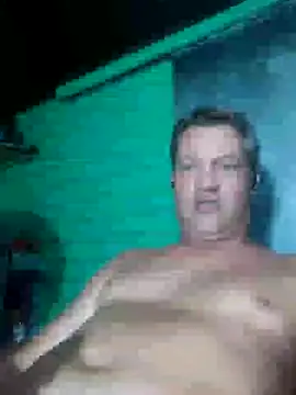 Snapshot of Alvaro2017 chatting on 02-23-25, 05:45 Alvaro2017 online show from 02-23-25, 05:45