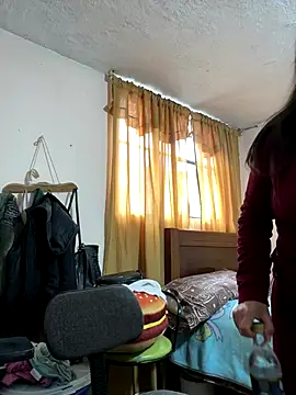 latinfemale online show from 11-21-25, 09:13